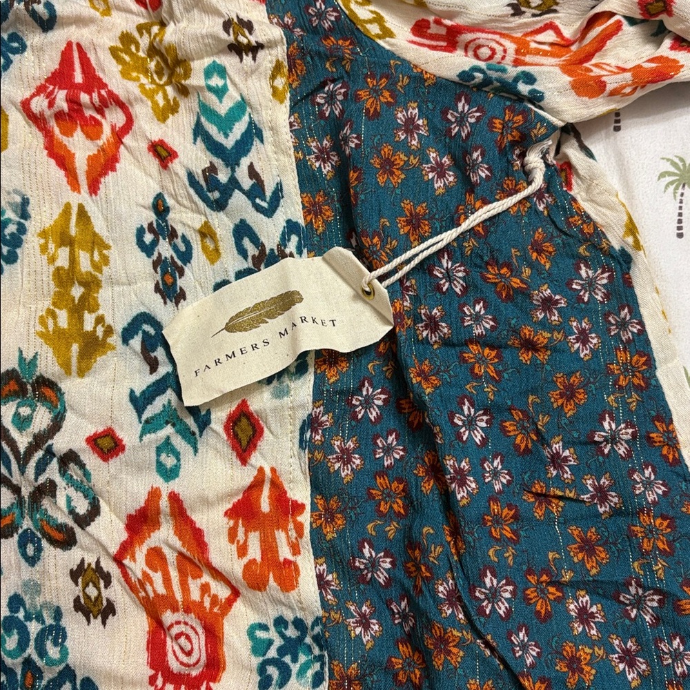 Colorful Patterned Blouse - Picture 4 of 4